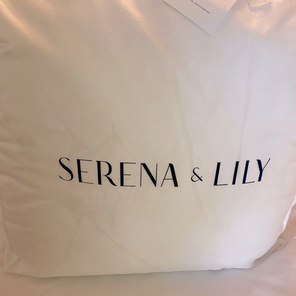 BRAND NEW SERENA & LILY KING DUVET